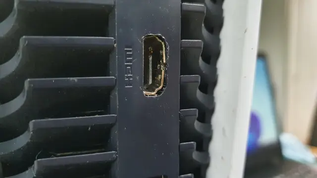 Port HDMI de PlayStation 5 endommagé avant réparation